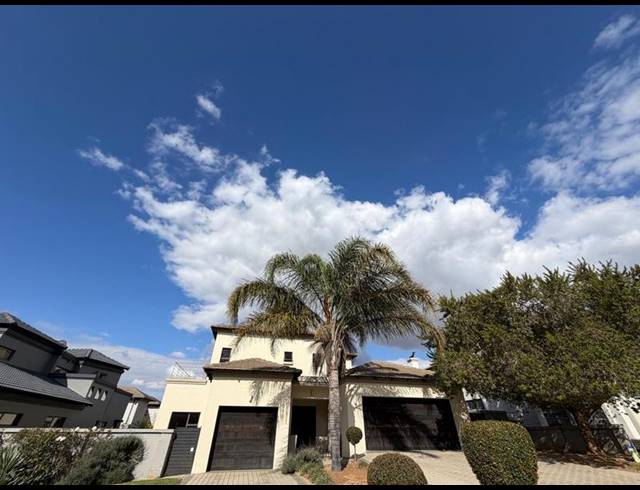 4 BEDROOM HOUSE FOR SALE IN BLUE VALLEY GOLF ESTATE